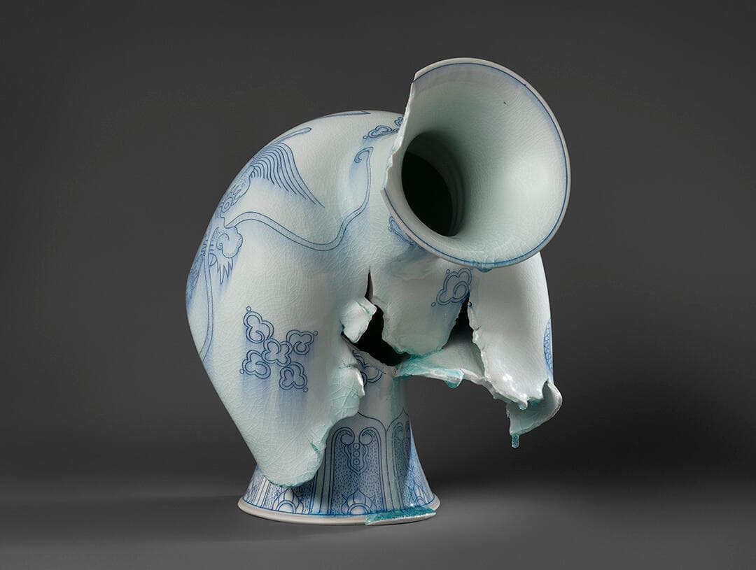 Vase with Dragon