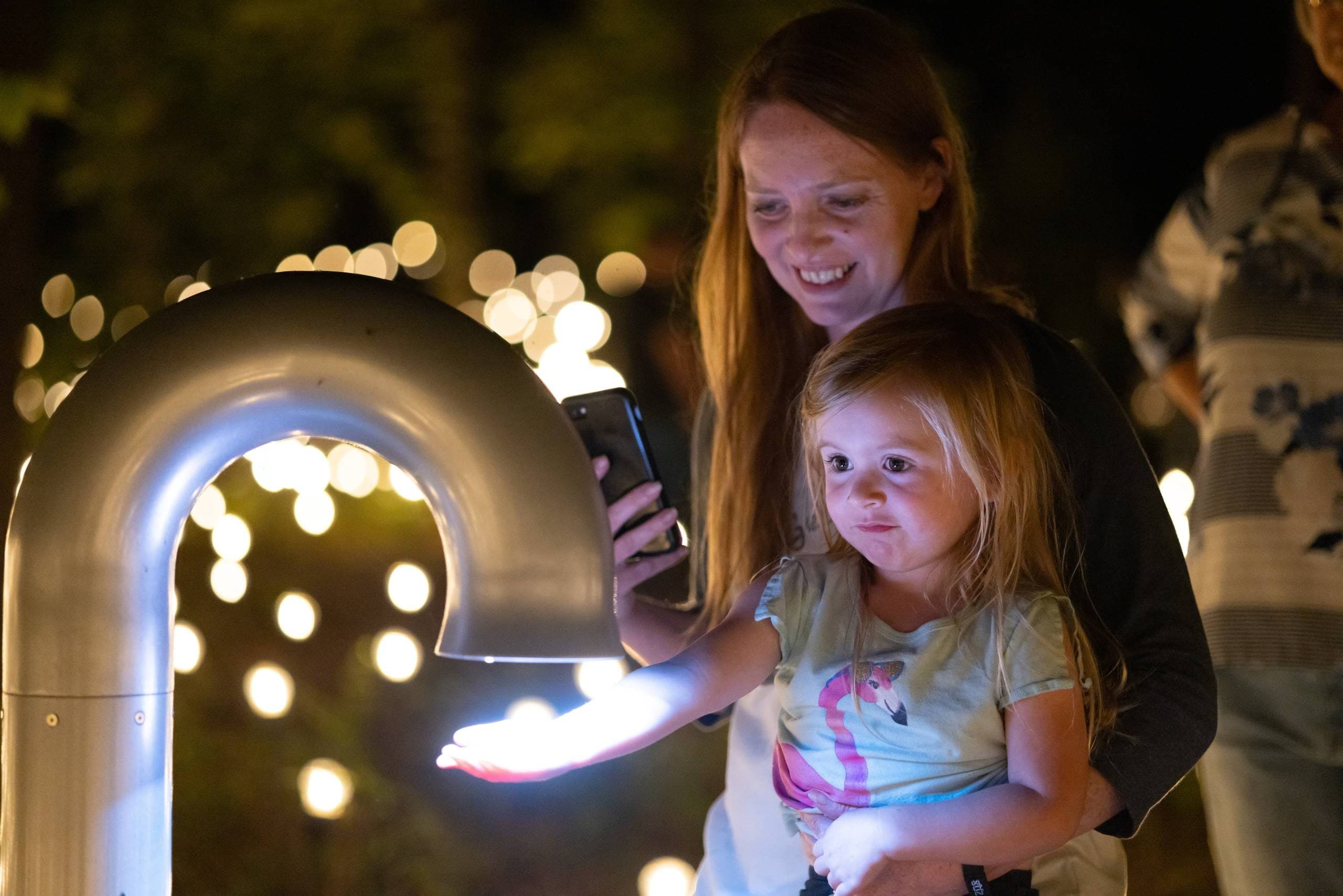 Rafael Lozano-Hemmer, Listening Forest, “Pulse Forest”, 2022, Bentonville Arkansas / United States. Photo by Jared Sorrells.